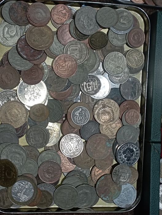 Tangalar medal zinachoklar hammasi optim sotiladi