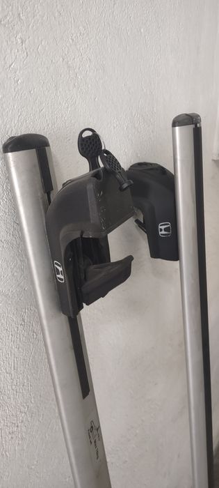 Оригинални напречни греди Honda Fr v