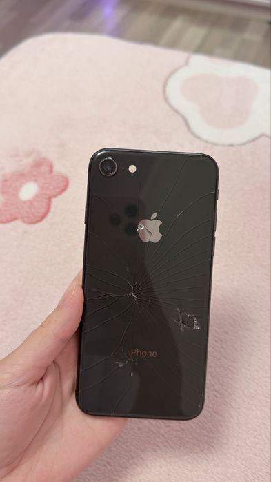 Продается Iphone 8