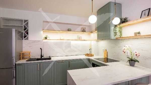 Продава се Тристаен апартамент в Бургас, Център - 125 кв.м за 1592 €/кв.м - Снимка #4