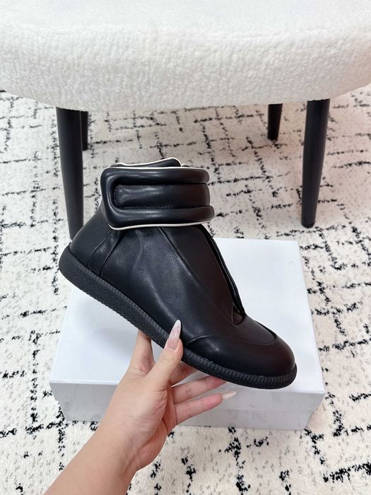 Maison Margiela Future 43-44 | White and Black