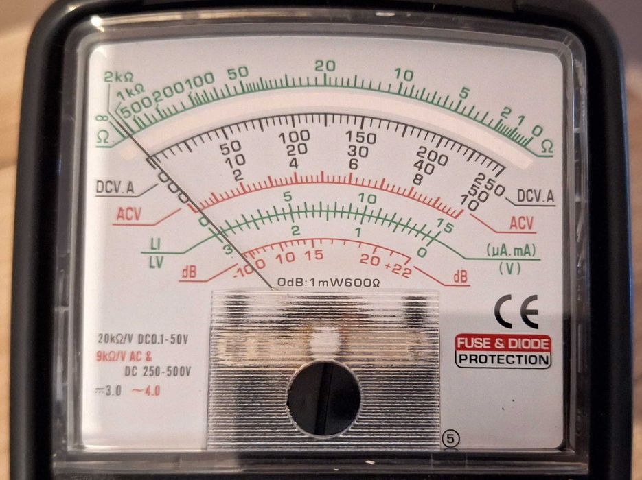 Multimetru analogic Axiomet AX-7020