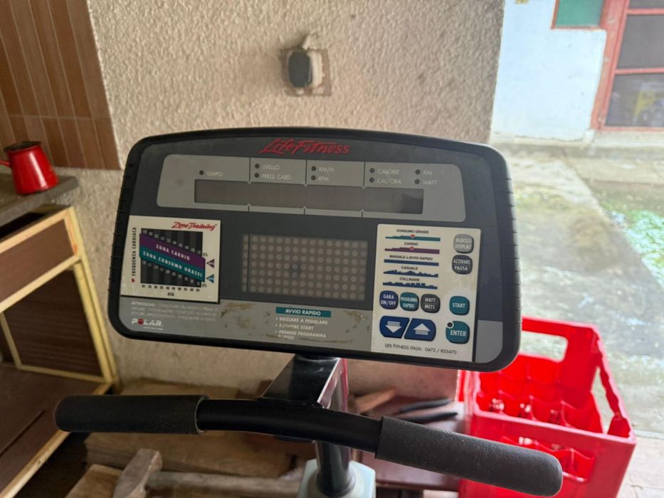 Banda de alergat si bicicleta fitnes