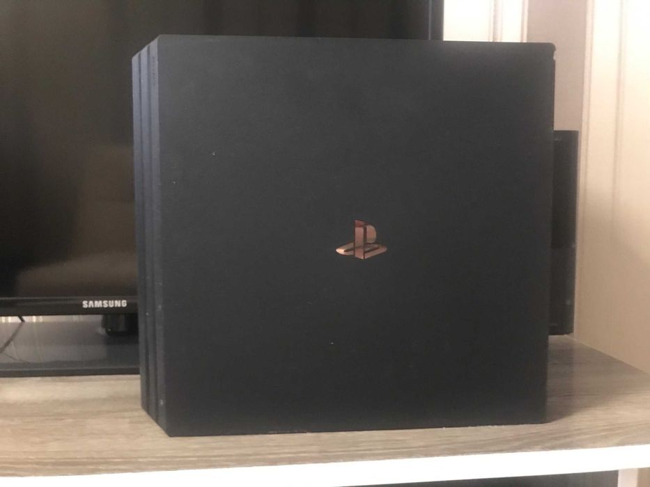 Playstation 4 Pro 1TB +50 игр