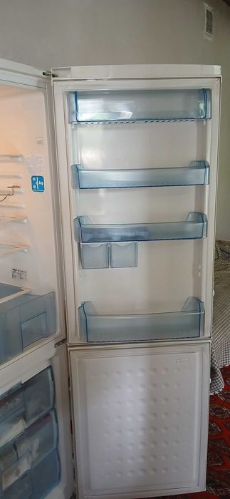 BEKO 340 л холодильник/морозильник