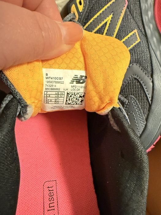 Продам кроссовки NB новые