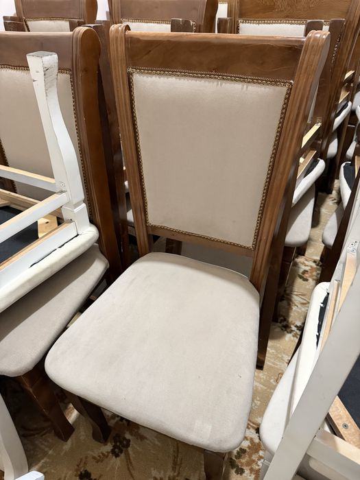 Стул сотилади яхши холатда