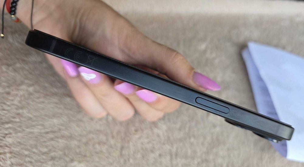 TELEFON Iphone 15 128 gb baterie 100%