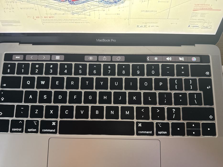 macbook pro 13 2019