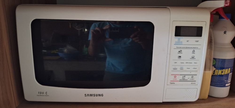 Микровалновка Samsung состояние хорошо
