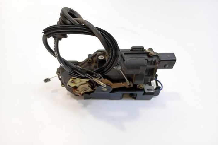 Broasca stanga fata 3B1837015A Volkswagen VW Golf a 4-a generatie