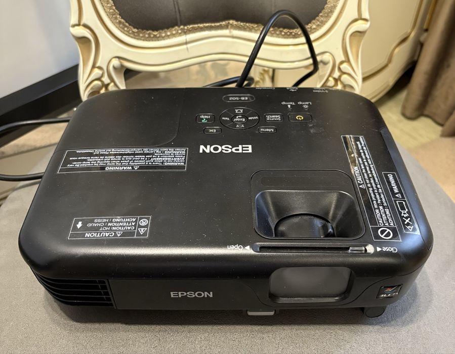 Домашний кинотеатр проектор