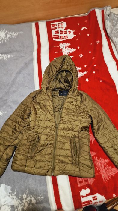 Лот Якета М-L размер 20евро