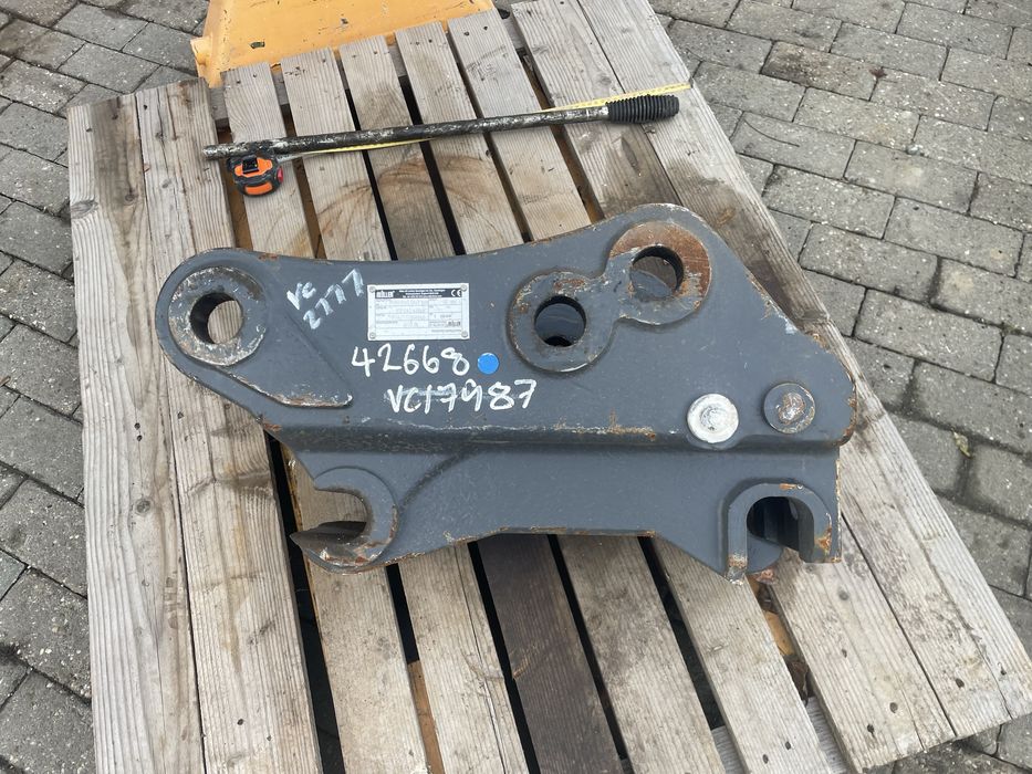 Culpaj mecanic buldoexcavator