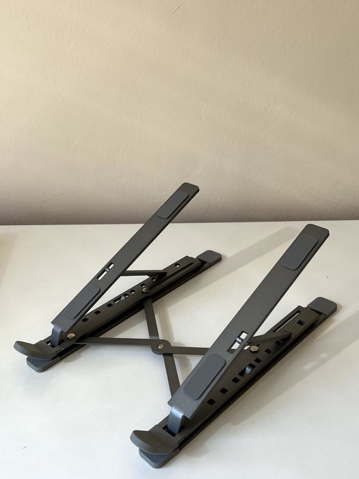 Стойки за таблет лаптоп - няколко вида