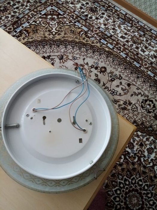 Продам светильник для ванной комнаты