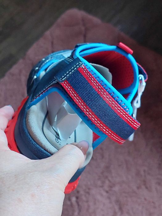 Босоножки Geox 24,7 см размер 38 на широкую стопу.Новые с Европы