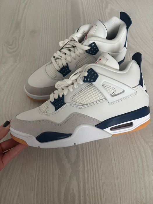 Vand  Nike SB x Air Jordan 4 Retro