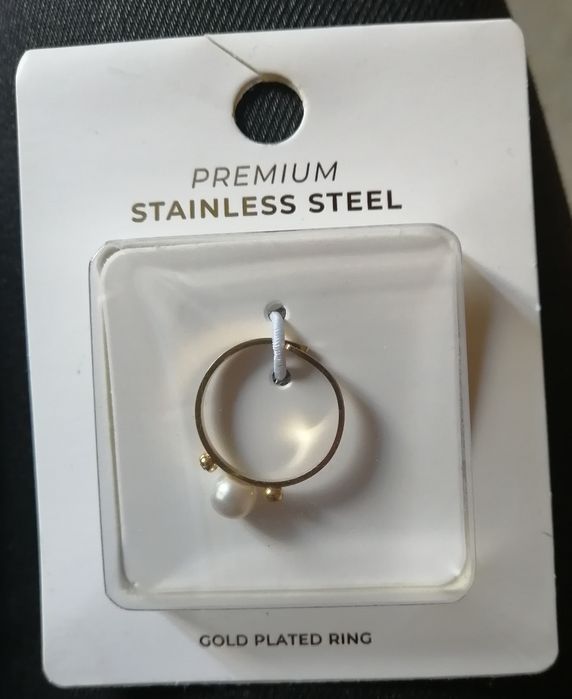 Пръстен с перла.