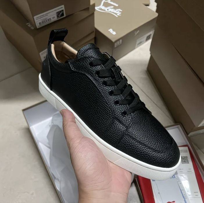 Продется кеды Christian Louboutin