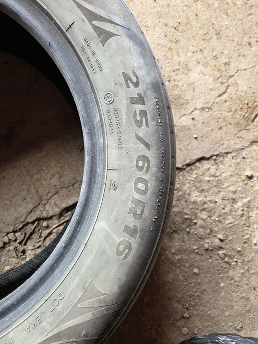 Продам летние шины 215/60 R16
