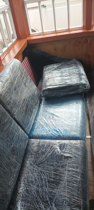 Продам диван в придачу два кресла