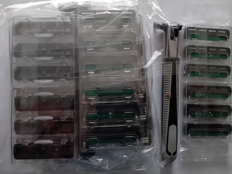 Aparate de ras cu 48 piese de rezerva