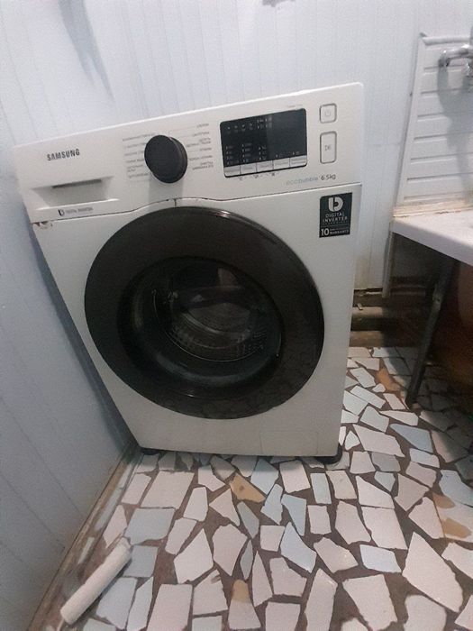 Qizlarga kvartira bor