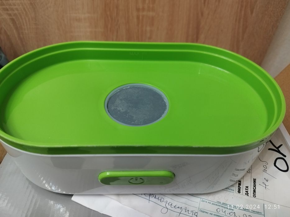 Стерилизатор за бебешки шишета.