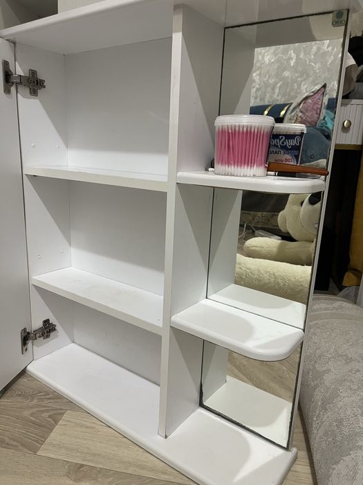 Зеркало- шкаф для ванной комнаты