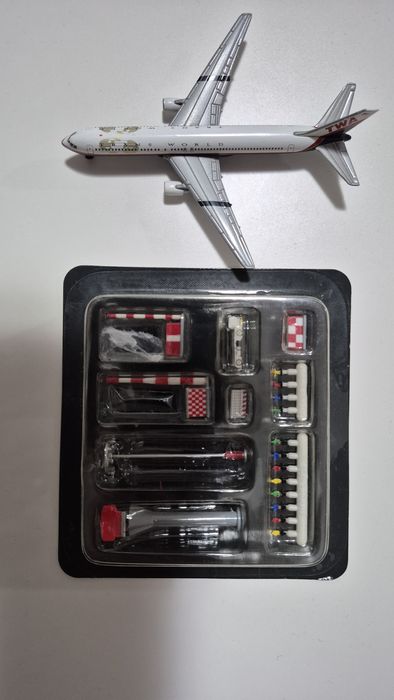 Machete avioane de  colectie metal Italia