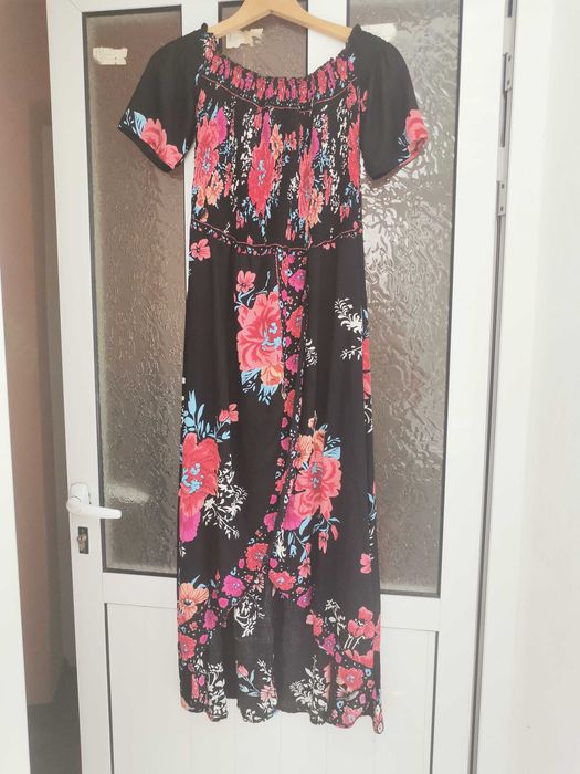 Дълги рокли, различни модели 14 лв.