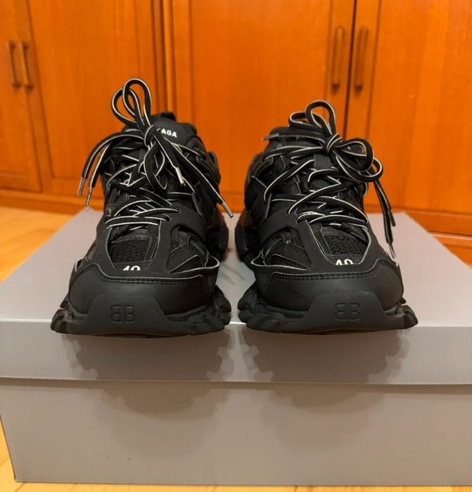 balenciaga track led