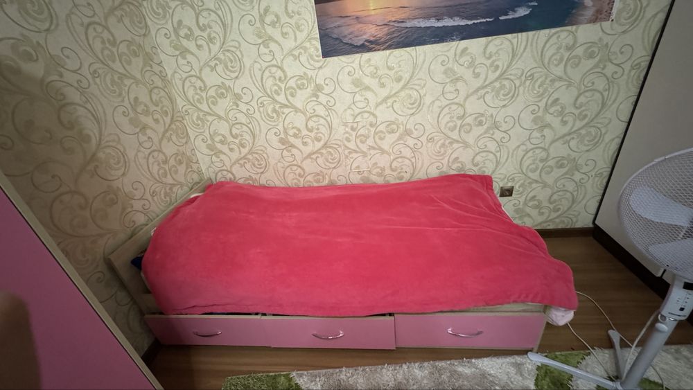 продаётся розовая кровать