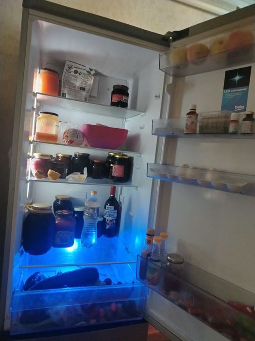 Продам холодильник Beko.