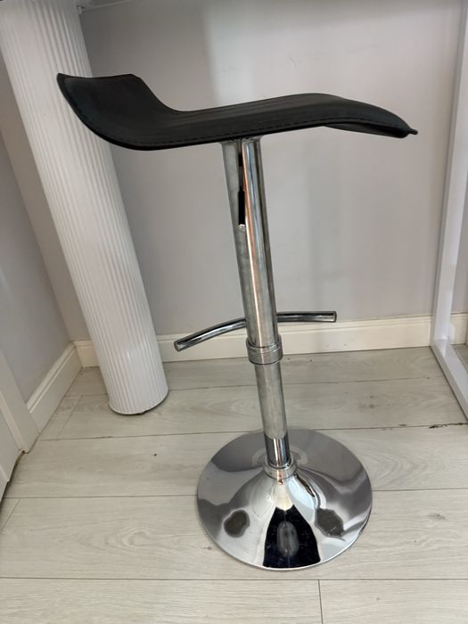 Стол  для гостиной