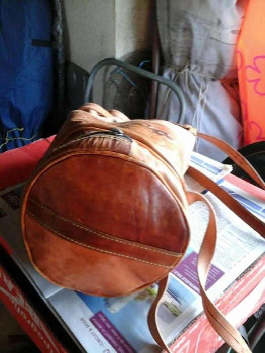 Rucsacel din piele