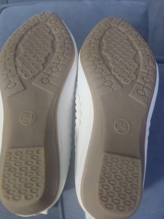 Детские новые туфельки