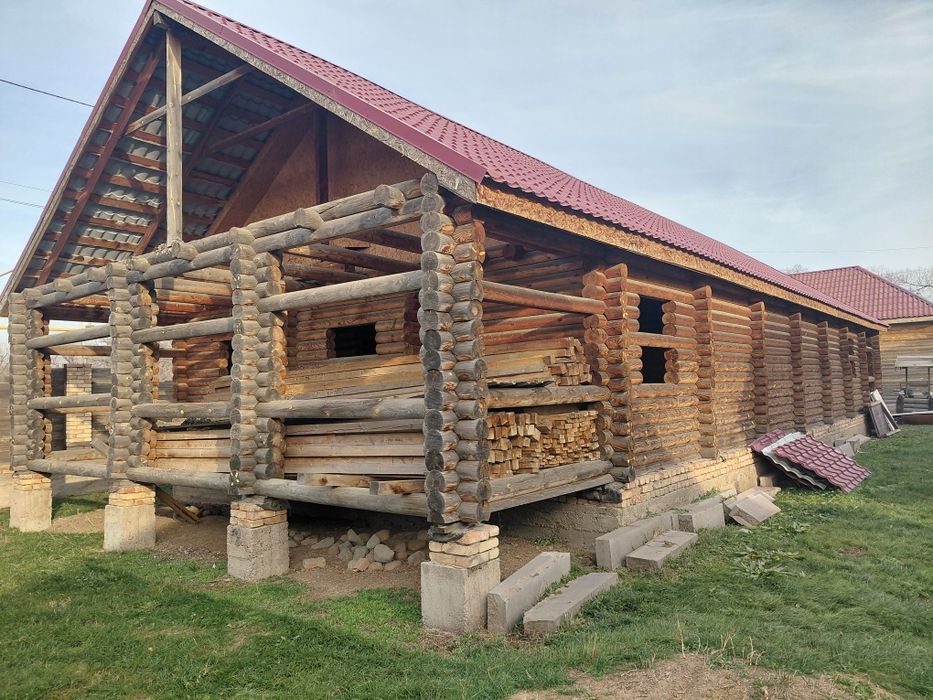 Продаётся крупный сруб — более 350 м²