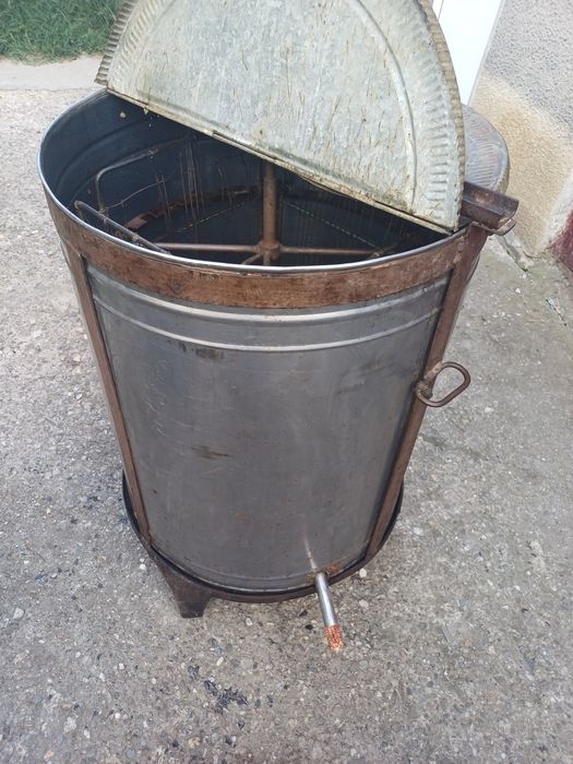 Centrifugă apicolă pentru extras miere – inox