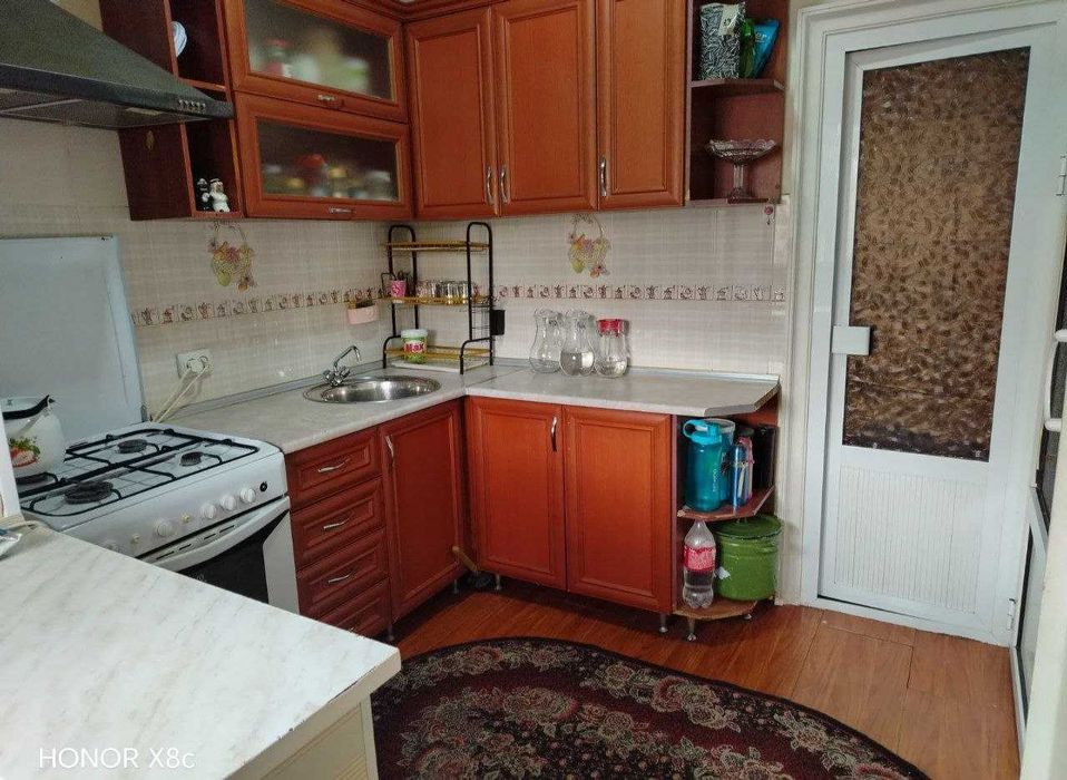 Продаётся дом в Чиланзаре 19 кв 63дом 4/4/4  этаж 4 комната
