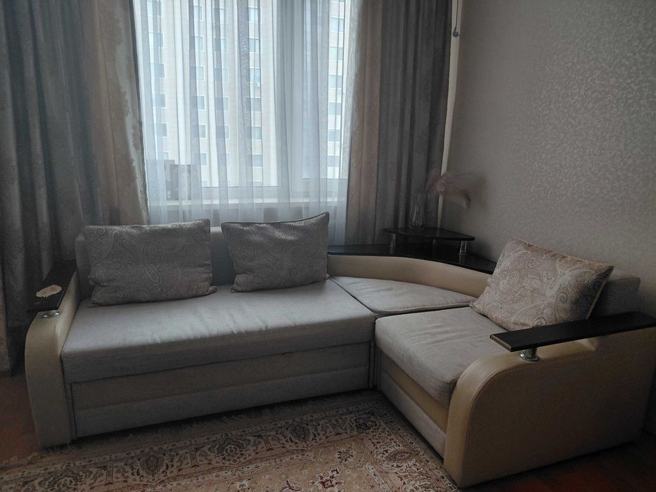 Мягкий уголок в гостинную