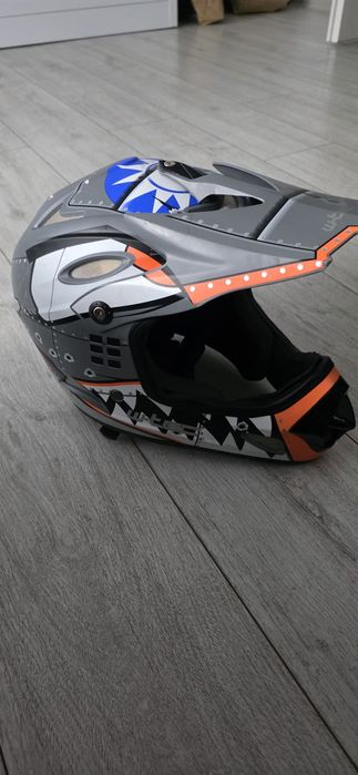Vând casca fullface W-tec
