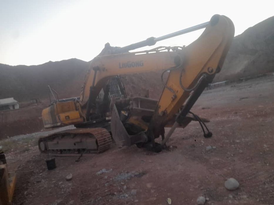 Экскаватор 933 E 2024 год