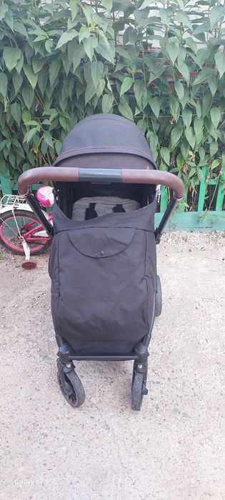 Коляска прогулочная