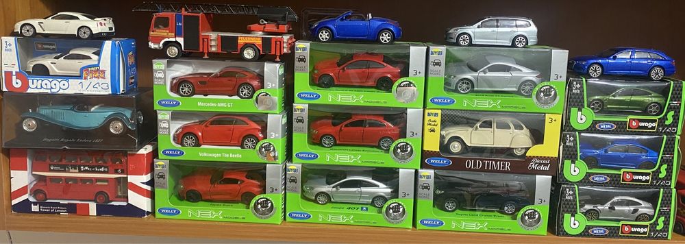 Метални колички Burago/Welly