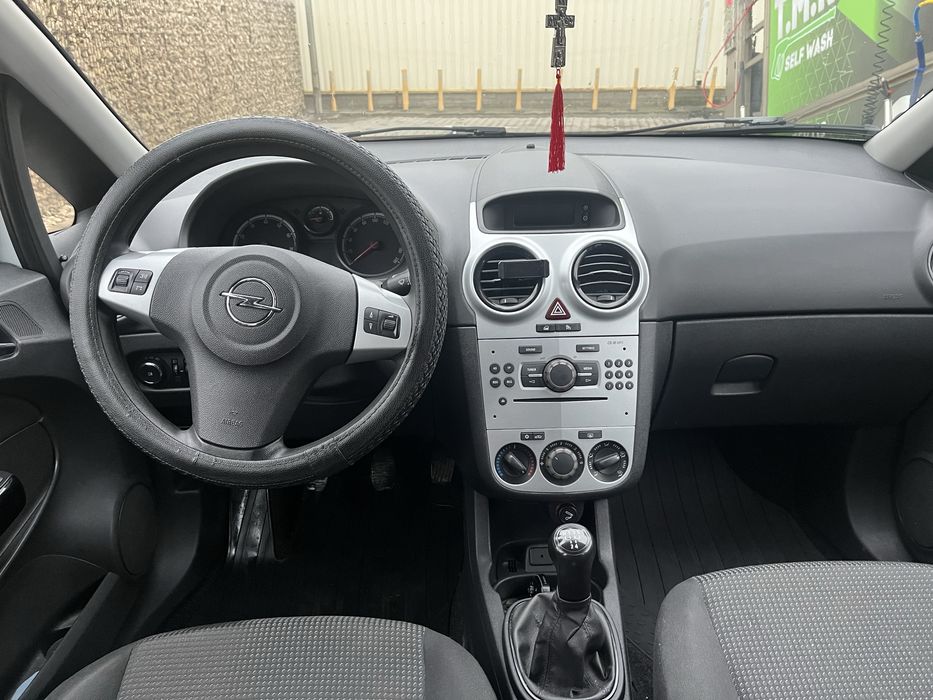 Masina Opel Corsa D