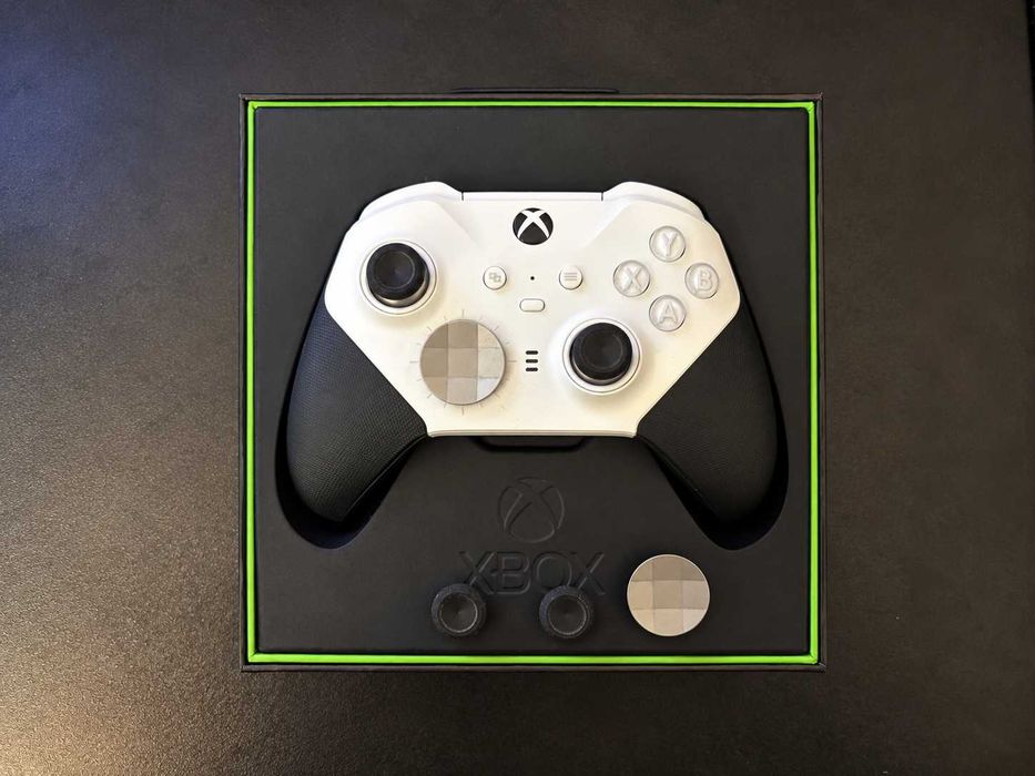 Контролер Xbox Elite Wireless Controller Series 2 Core Бял