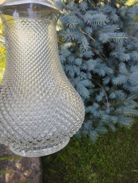 Винтидж кана с калаен капак .