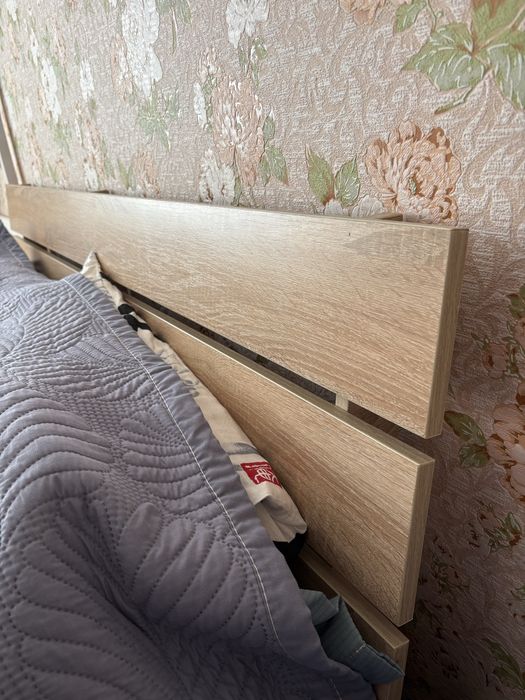 Продам крлвать с тумбочками